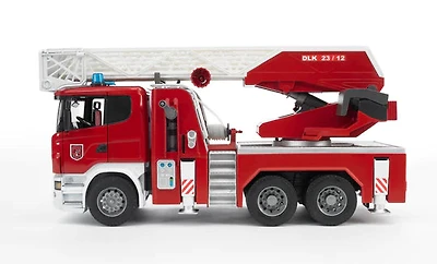 Scania Fire Engine w/ Water Pump and Light & Sound