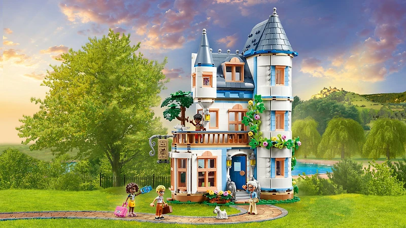 LEGO Friends - Castle Bed & Breakfast