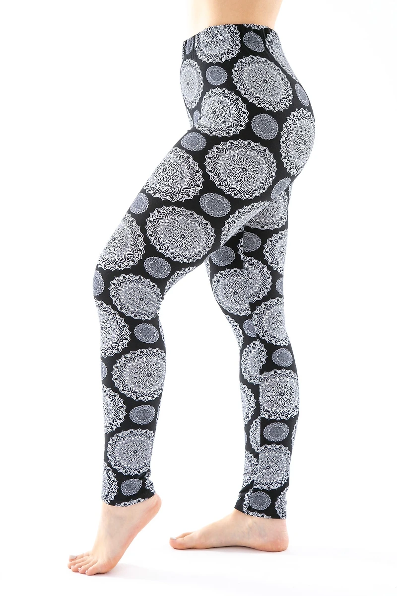 B&W Mandala - All Season Leggings