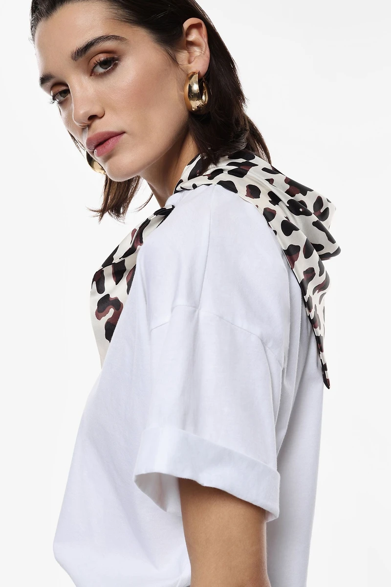 T-shirt With Foulard