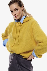 Pull à capuche tricotée