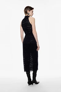 Robe dos nu en dentelle