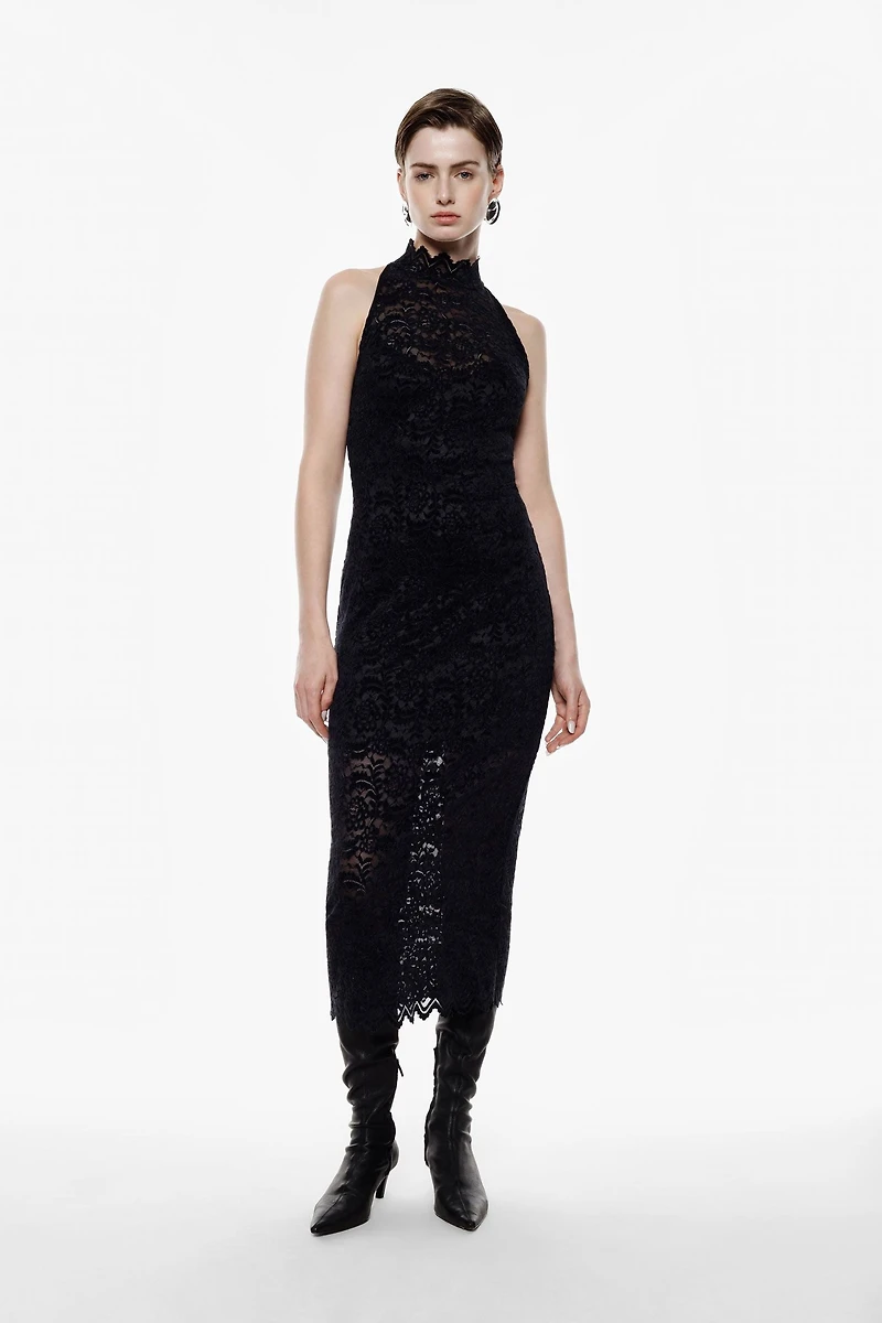 Robe dos nu en dentelle