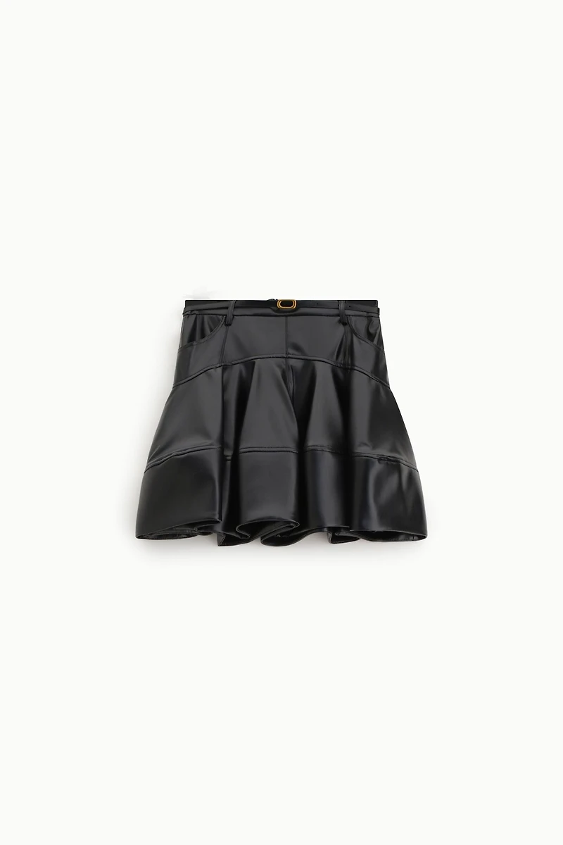 Mini-jupe plissée en similicuir noir