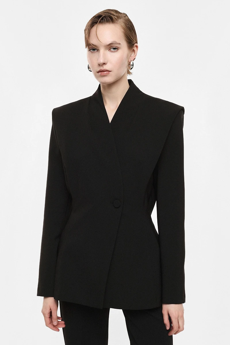 Blazer single-breasted with structured shoulders