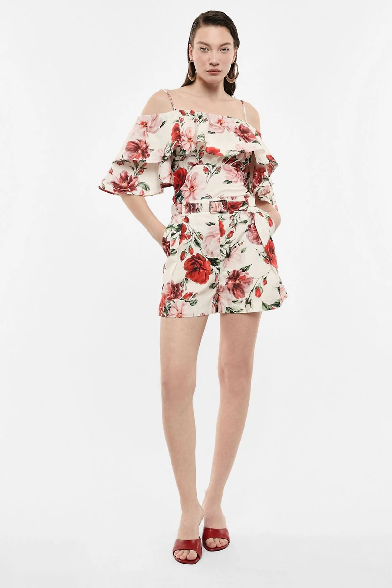 Short fleuri ceinturé