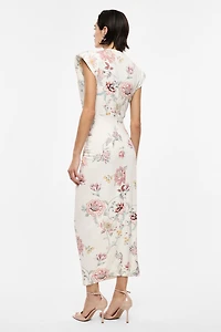 Long dress with floral print and v-neckline