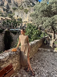Robe longue élégante beige