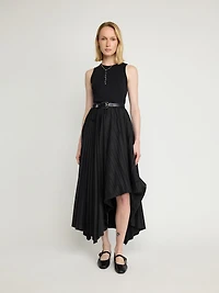 Robe asymétrique plissée sans manches