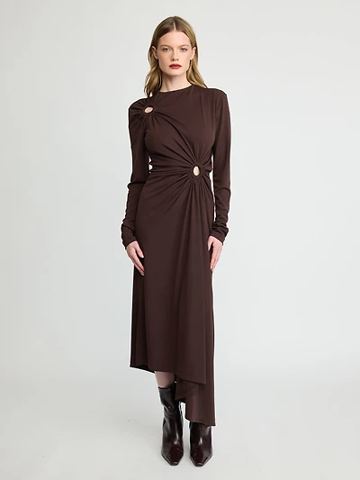 Robe asymétrique à découpes