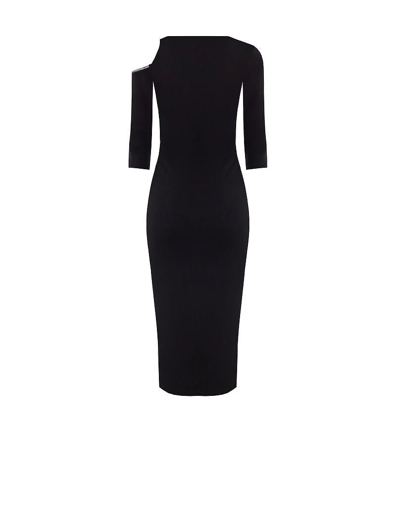 Robe à encolure asymétrique