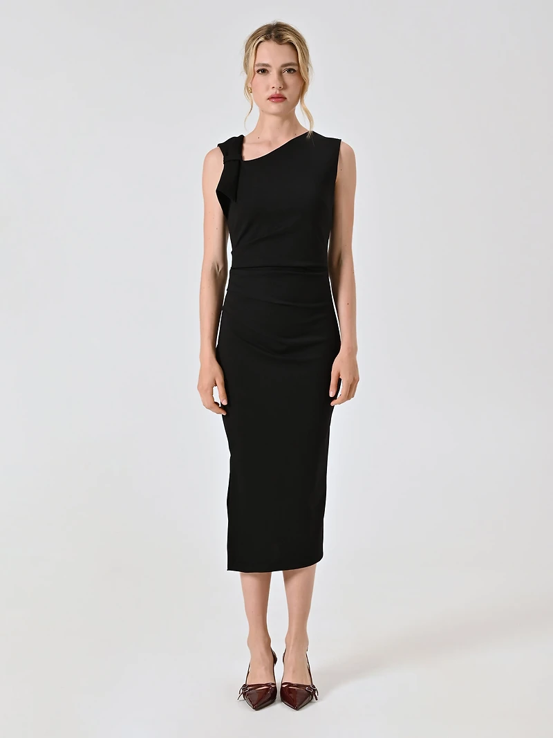 Robe fourreau mi-longue avec nœud en point de Milan
