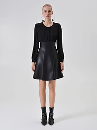 Robe courte à manches bouffantes