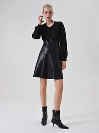 Robe courte à manches bouffantes
