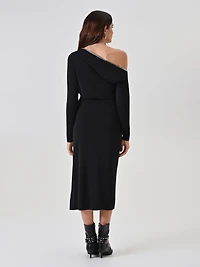 Robe asymétrique à passepoil métallique