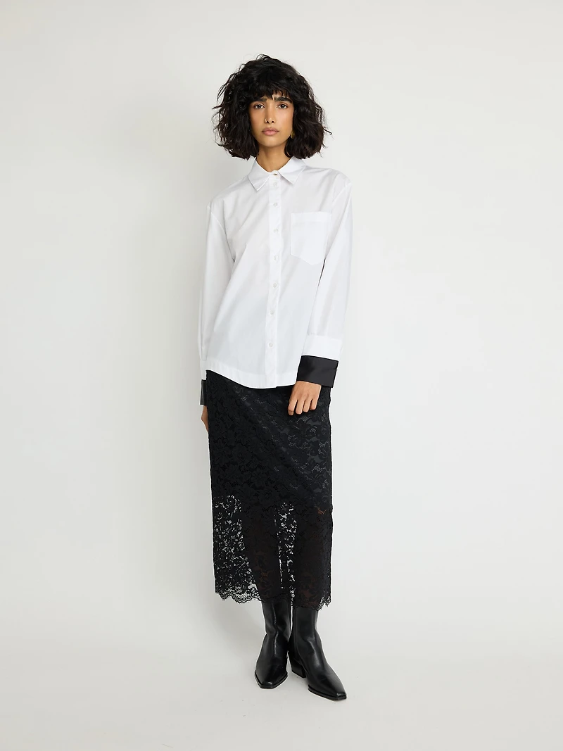 Chemise boutonnée blanche classique