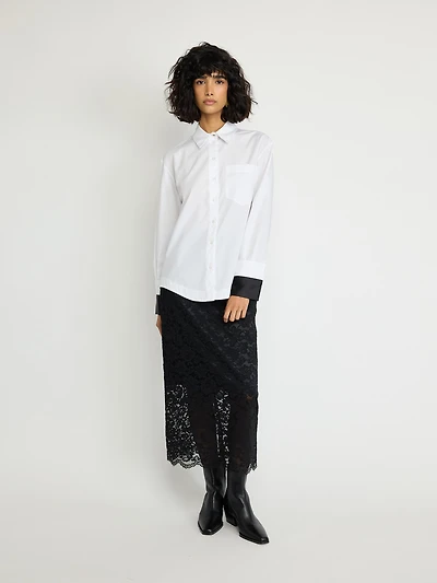 Chemise boutonnée blanche classique