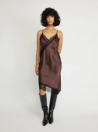Robe nuisette en satin avec bordure dentelle