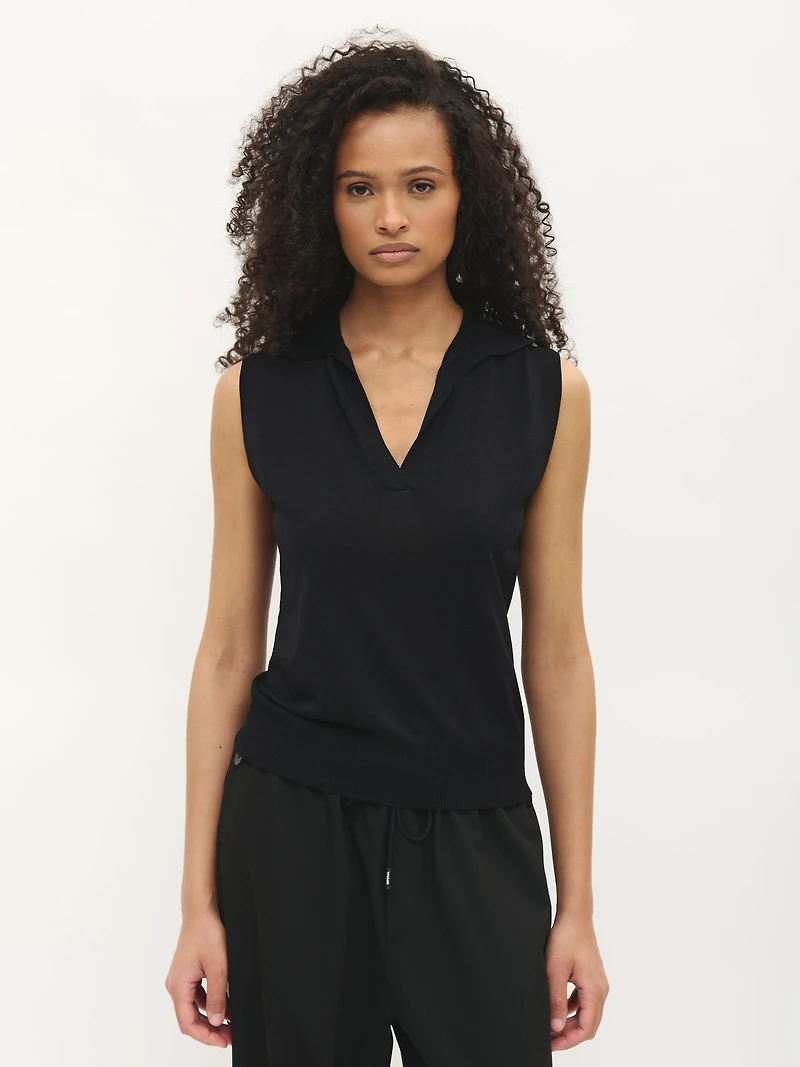 Sleeveless Light Knit Polo
