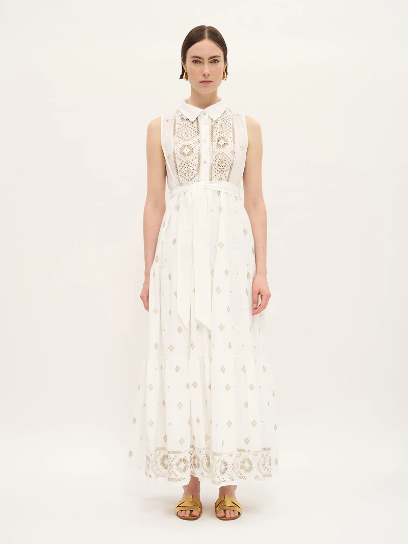 Robe longue en coton brodée sans manches