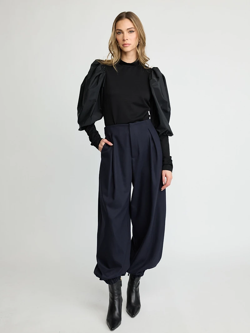 Haut structuré à manches bouffantes