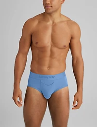 Second Skin Brief