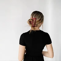 Large Claw Clip – holds your hairstyle style and comfort