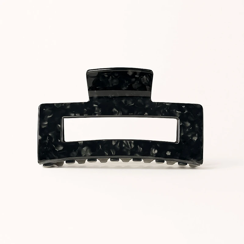 Large Claw Clip – holds your hairstyle style and comfort