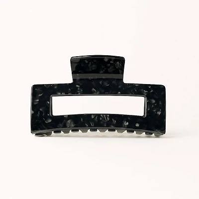 Pinces Larges – disponibles en Noir, Paris, Mykonos et Londres