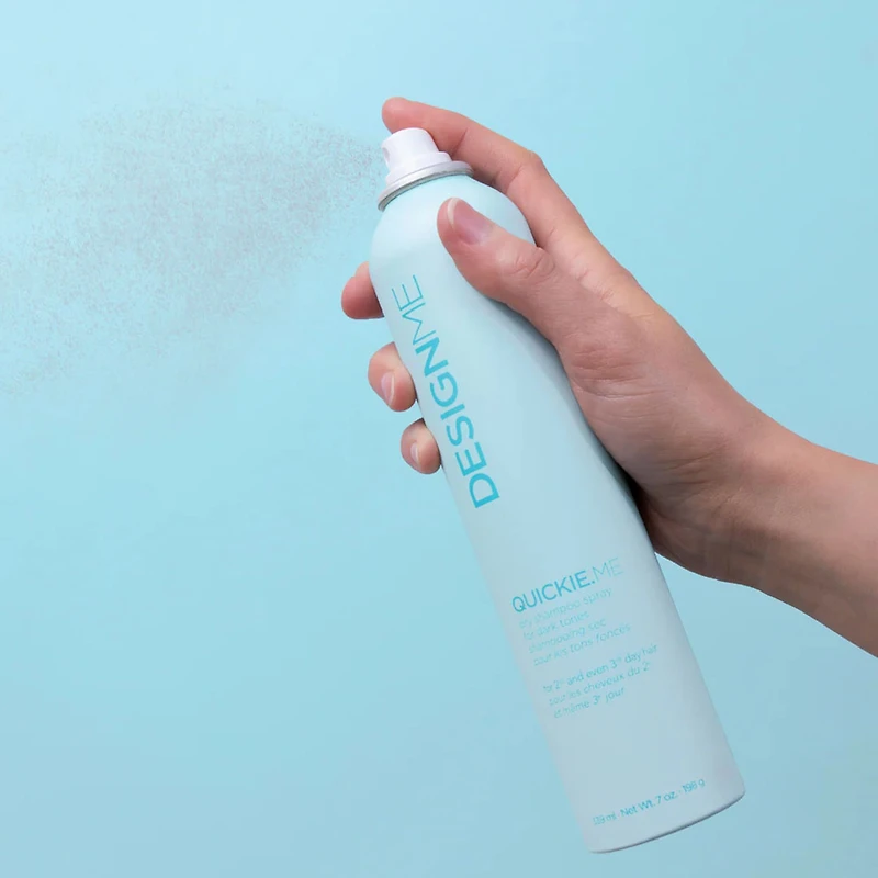 Ornements Quickie.me | Shampooing Sec Tons Foncés | Coffret Fêtes 2025 — Fraîcheur Express & Volume Léger