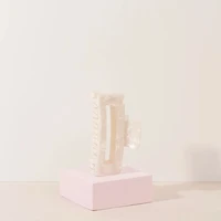 Large Claw Clip – holds your hairstyle style and comfort