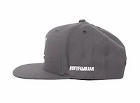 WLKN : WLKN - Basic Signature x #GETFAMILIAR Logo Snapback Charcoal OS