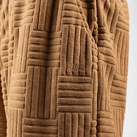 WLKN : Manny Shorts, S