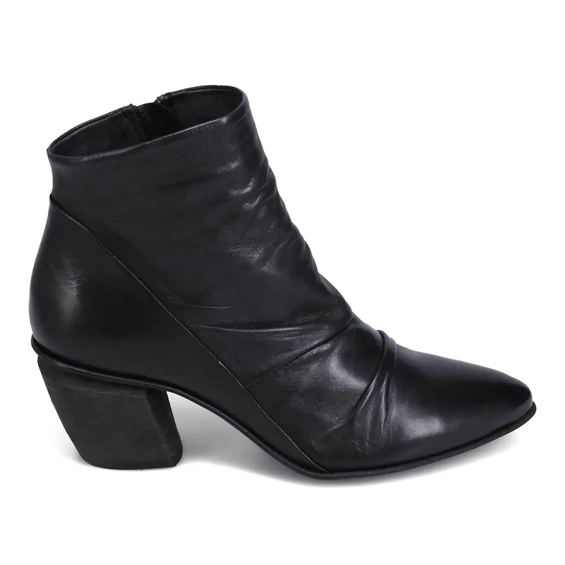 MIZ MOOZ Jeanie Heel Bootie BLACK
