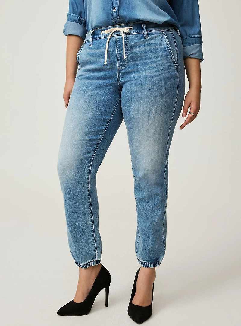 Weekend Jogger Mid-Rise Jean