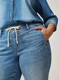 Weekend Jogger Mid-Rise Jean