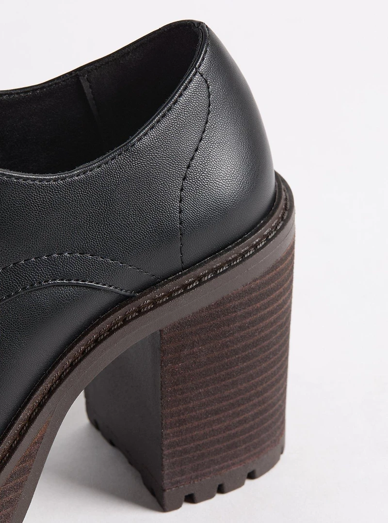 Lace-Up Heeled Oxford (WW)