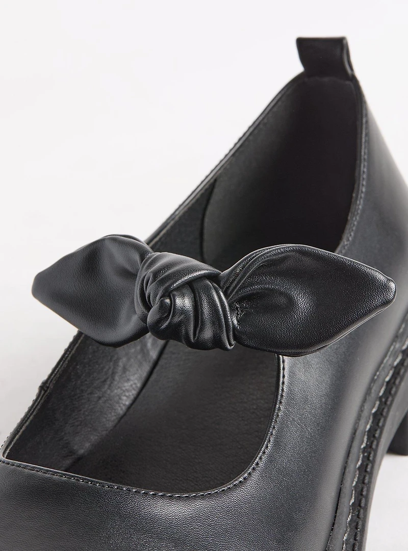 Mary Jane Bow Lug-Sole Flat (WW)