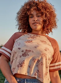 Festi Cropped Raglan Tee