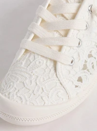 Crochet Ruched Sneaker (M