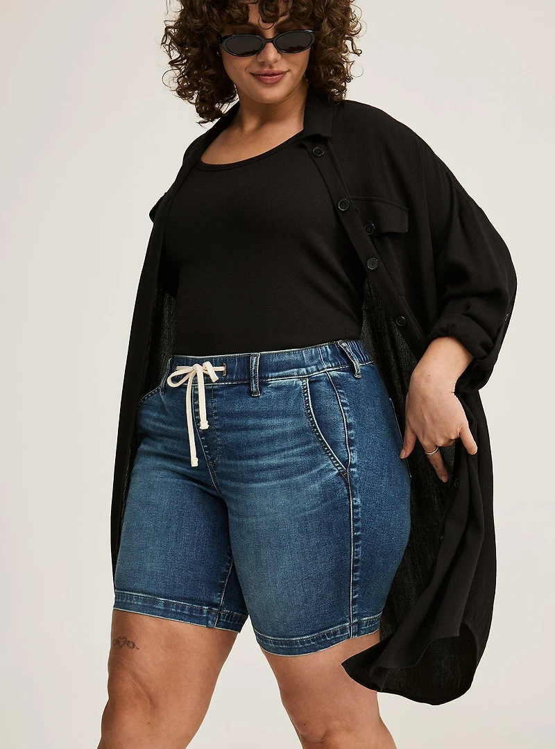 Weekend Mid-Rise Bermuda Short