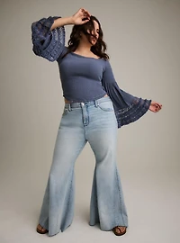 Festi Off-Shoulder Crop Top