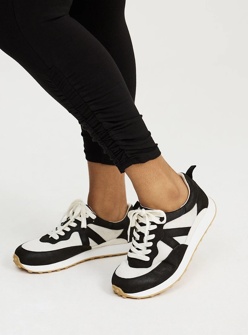 Crop Signature Ruched Legging