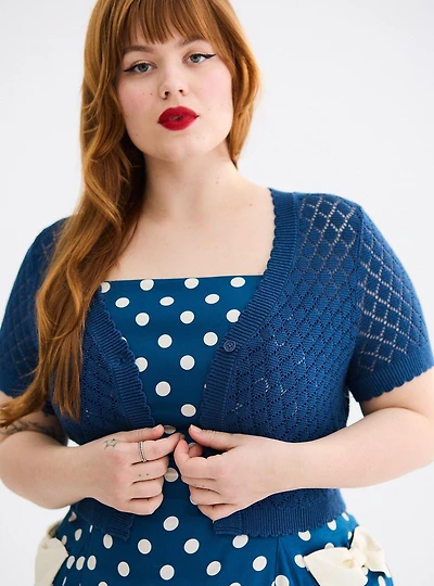 Retro Chic Scallop Edge Cardigan