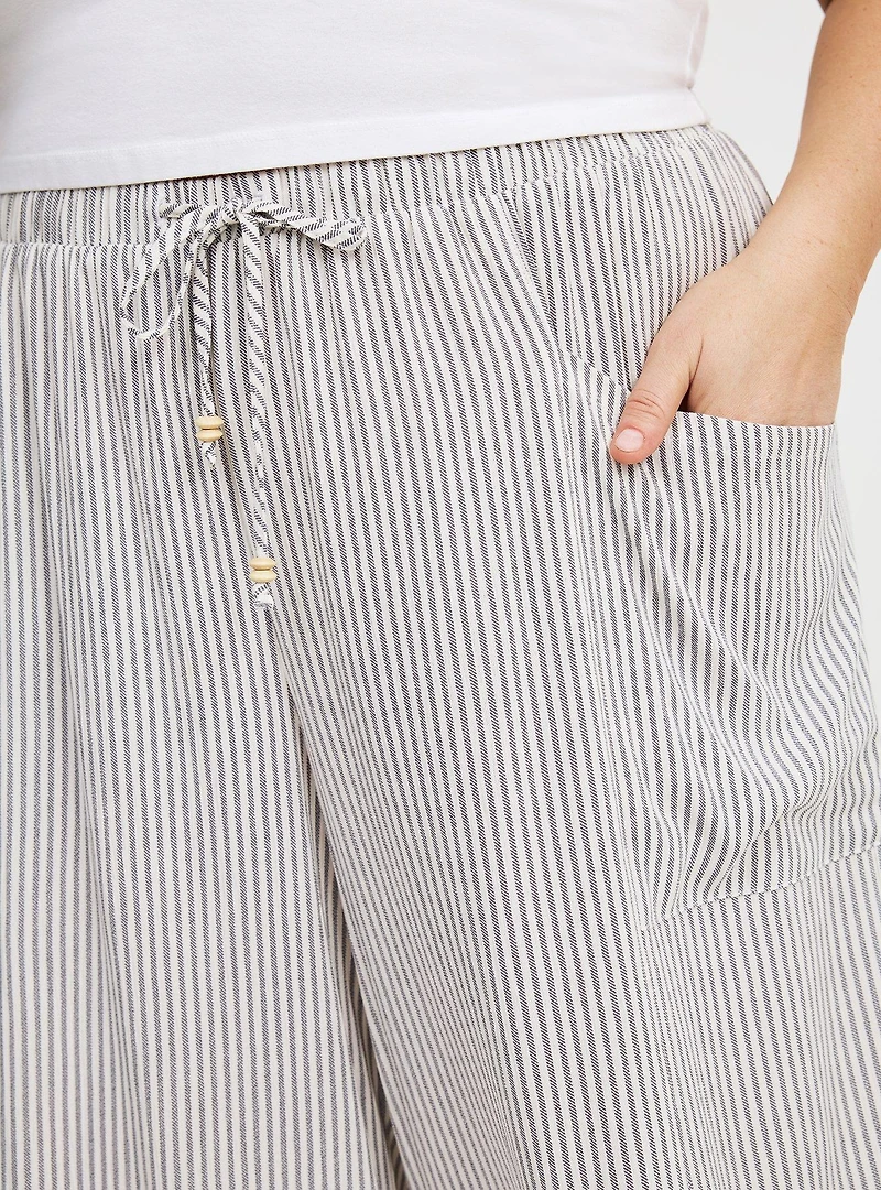 Cropped Straight Leg High-Rise Pant