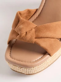 Knotted Wrap Wedge