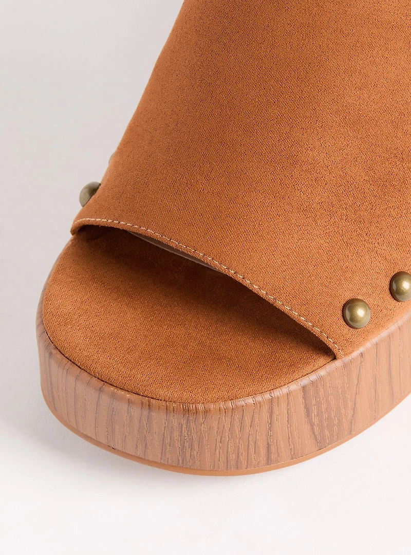 Peep-Toe Platform Wedge (M