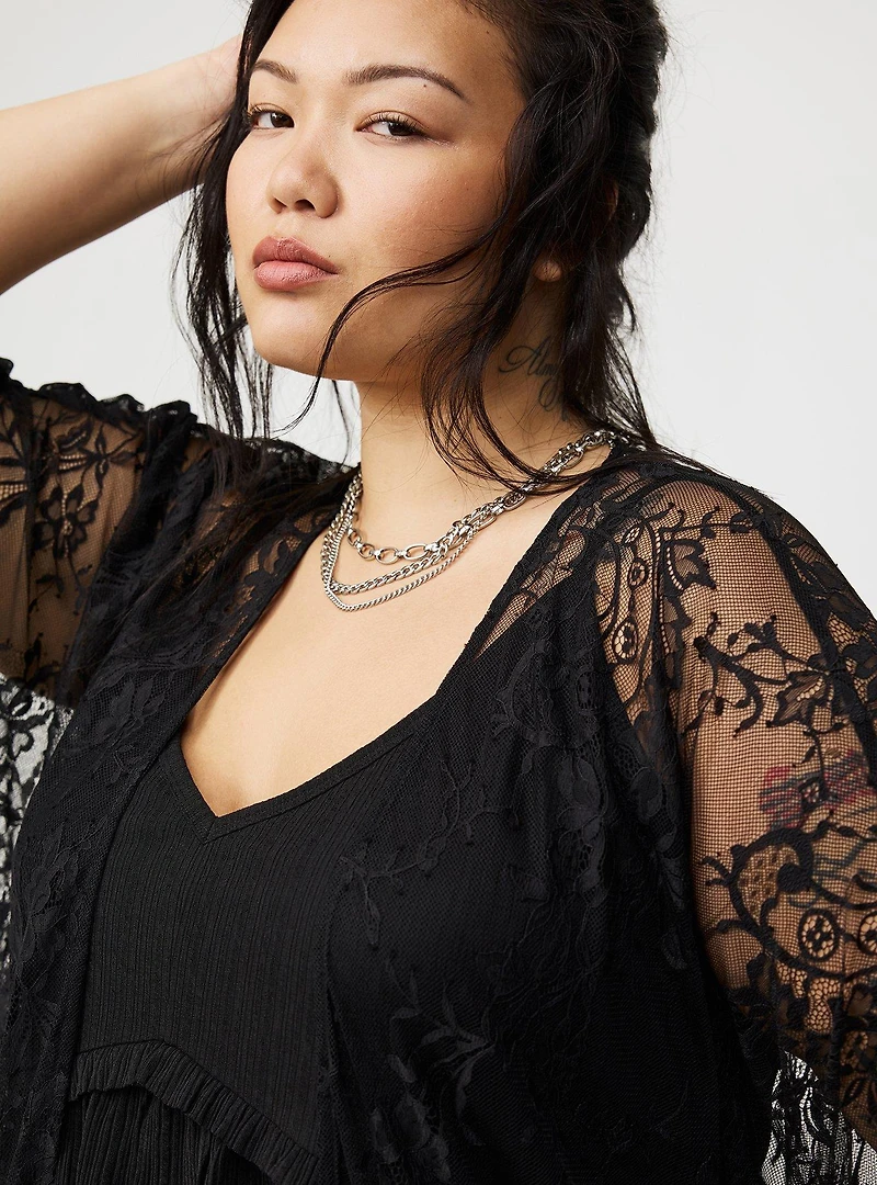 Lace Scallop-Trim Kimono