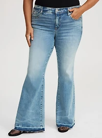 Perfect Super-Flare Mid-Rise Jean