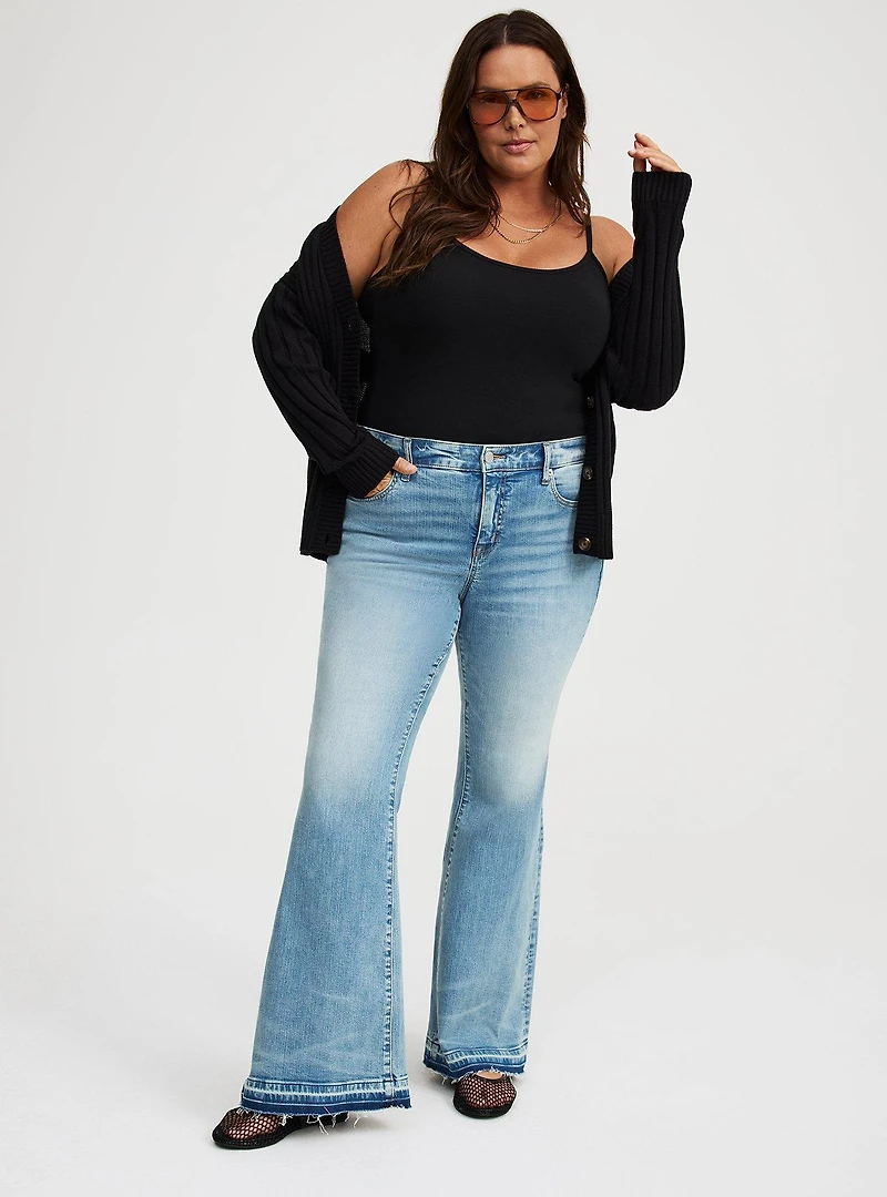 Perfect Super-Flare Mid-Rise Jean